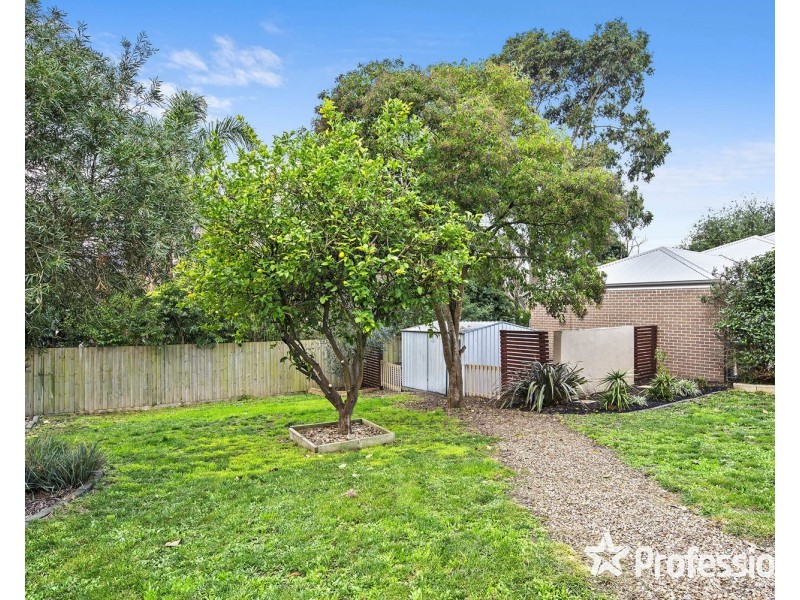 11 Sheldon Avenue, Mooroolbark VIC 3138