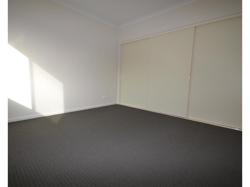 2 Lithgow Way, Mooroolbark VIC 3138