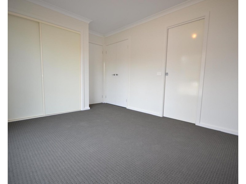 2 Lithgow Way, Mooroolbark VIC 3138