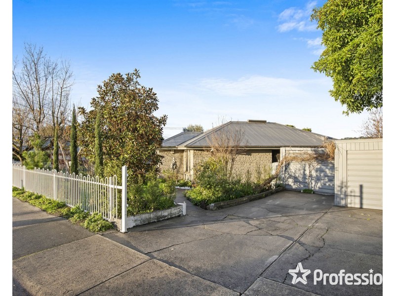 40 Carronvale Road, Mooroolbark VIC 3138