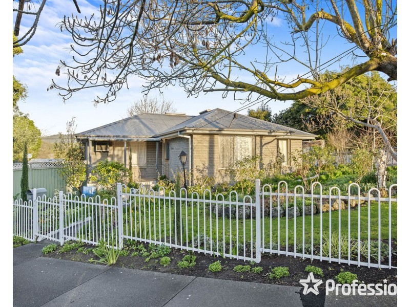 40 Carronvale Road, Mooroolbark VIC 3138