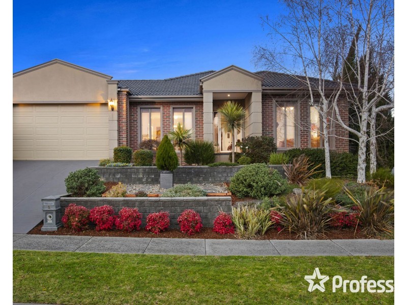 2 Kingston Way, Mooroolbark VIC 3138