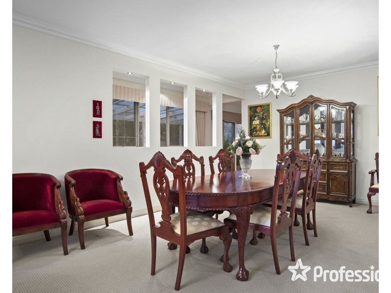 2 Kingston Way, Mooroolbark VIC 3138