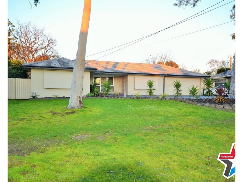 10 Lucas Avenue, Kilsyth VIC 3137