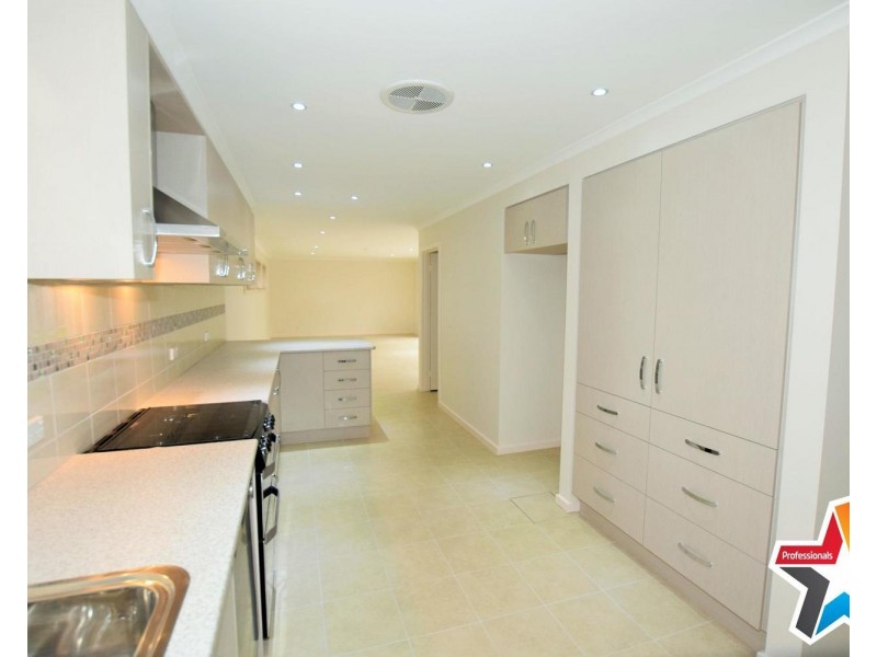 10 Lucas Avenue, Kilsyth VIC 3137