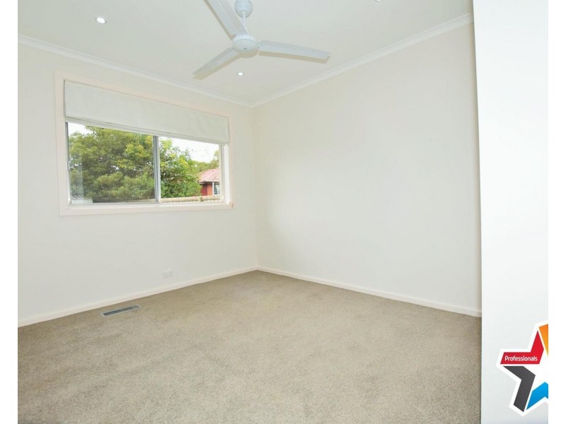 10 Lucas Avenue, Kilsyth VIC 3137