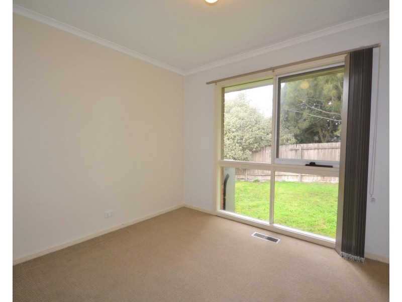 11/12 Emora Street, Croydon VIC 3136