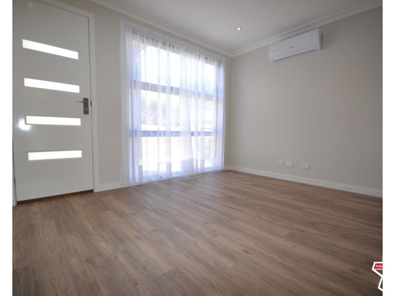 23a Manchester Road, Mooroolbark VIC 3138