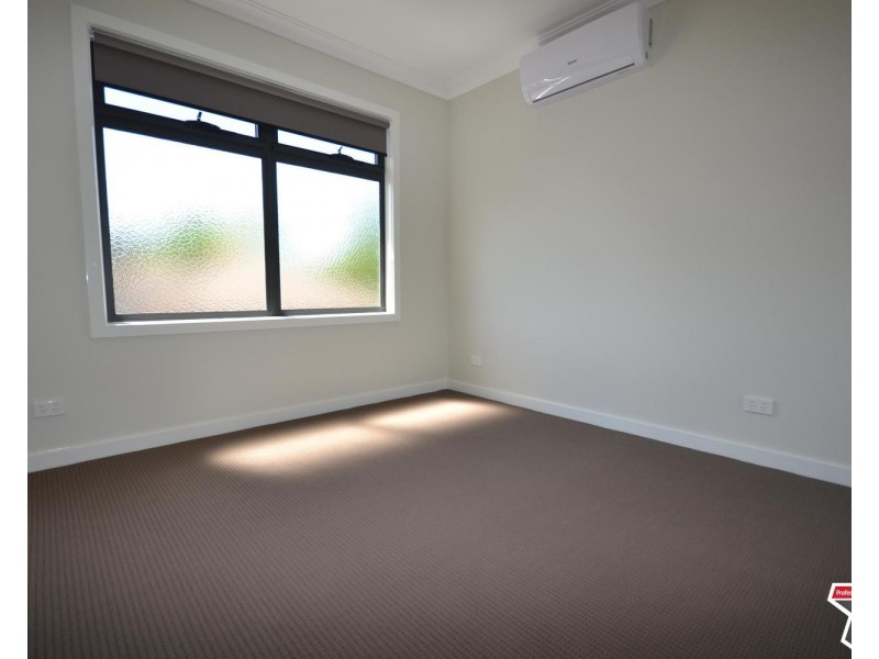 23a Manchester Road, Mooroolbark VIC 3138