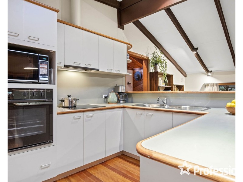 17 Valley Ho, Chirnside Park VIC 3116