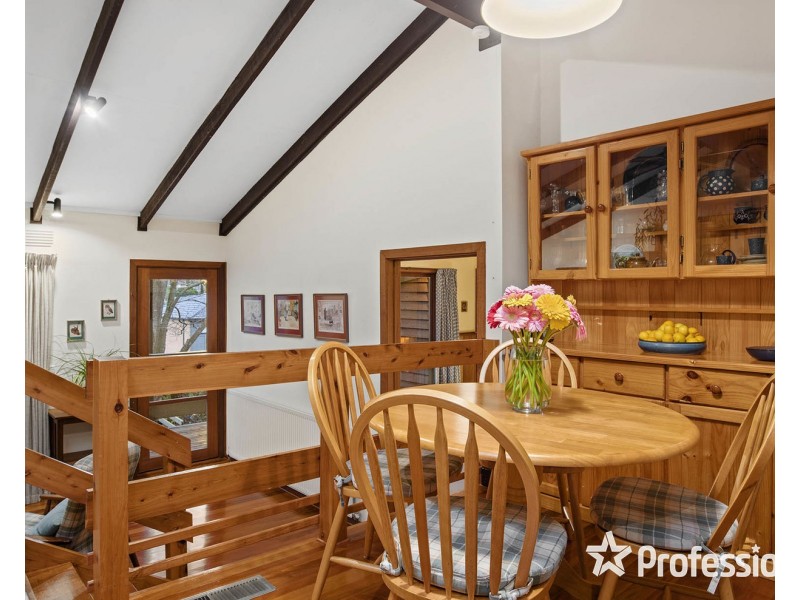 17 Valley Ho, Chirnside Park VIC 3116