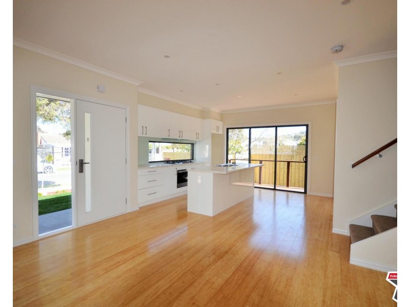 1/36 Jackson Street, Croydon VIC 3136