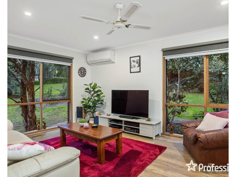 1 Fernleigh Drive, Mooroolbark VIC 3138