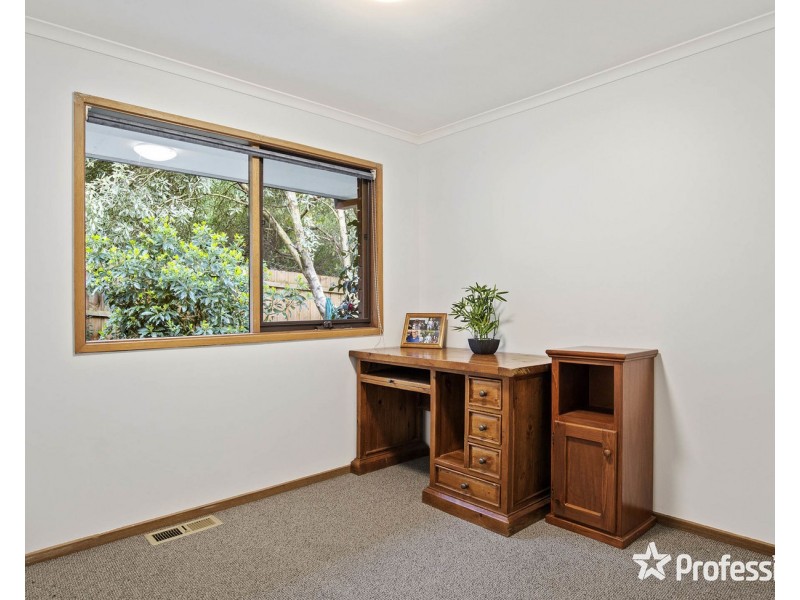 1 Fernleigh Drive, Mooroolbark VIC 3138