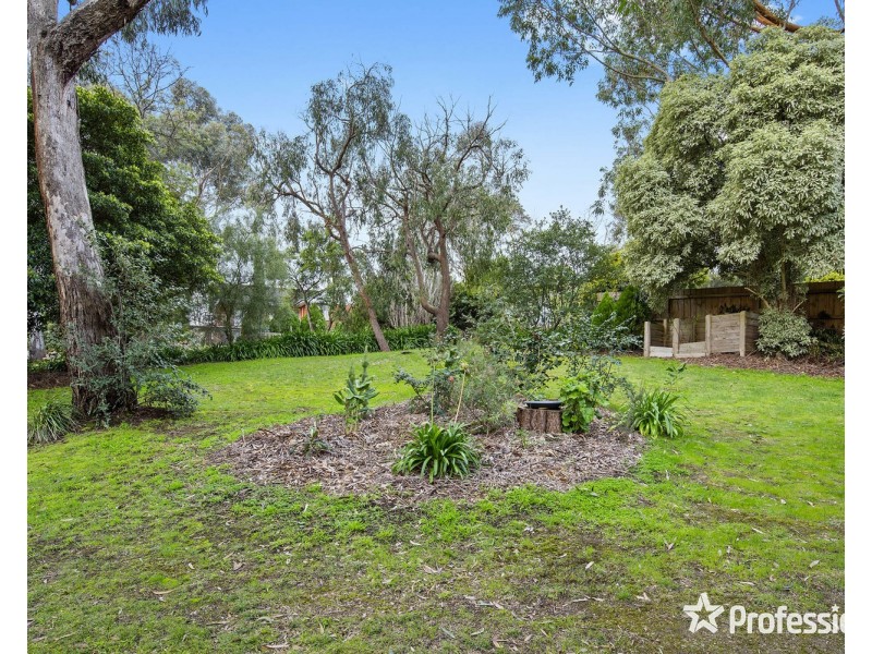 1 Fernleigh Drive, Mooroolbark VIC 3138