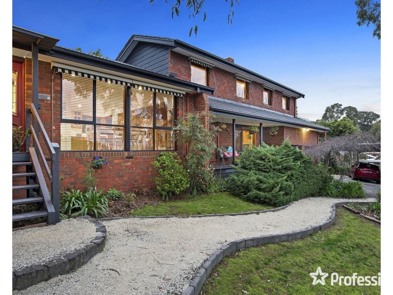 1 Fernleigh Drive, Mooroolbark VIC 3138
