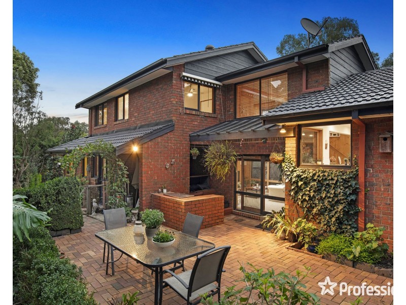 1 Fernleigh Drive, Mooroolbark VIC 3138