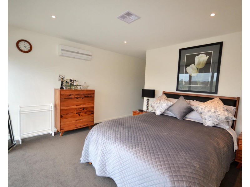 5 Belsay Chase, Chirnside Park VIC 3116