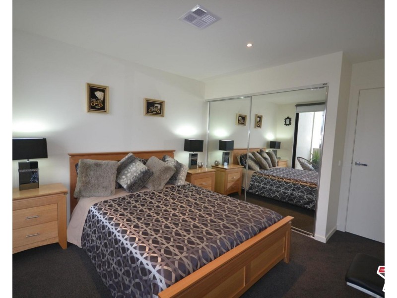 5 Belsay Chase, Chirnside Park VIC 3116