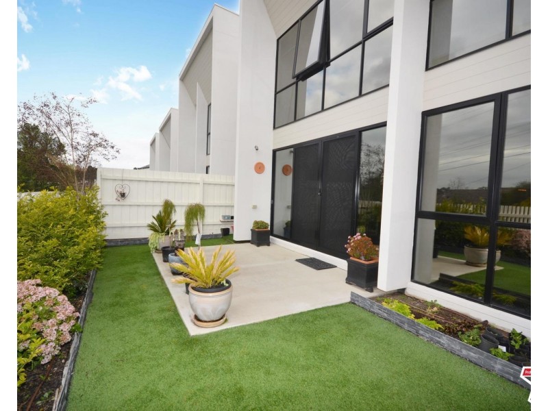 5 Belsay Chase, Chirnside Park VIC 3116