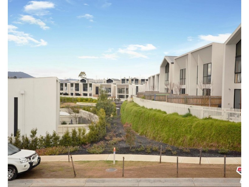 5 Belsay Chase, Chirnside Park VIC 3116