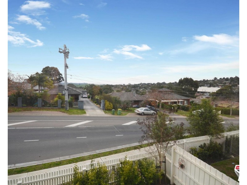 5 Belsay Chase, Chirnside Park VIC 3116