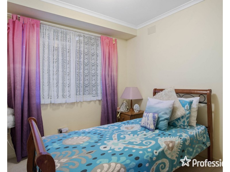 9 Barina Avenue, Mooroolbark VIC 3138