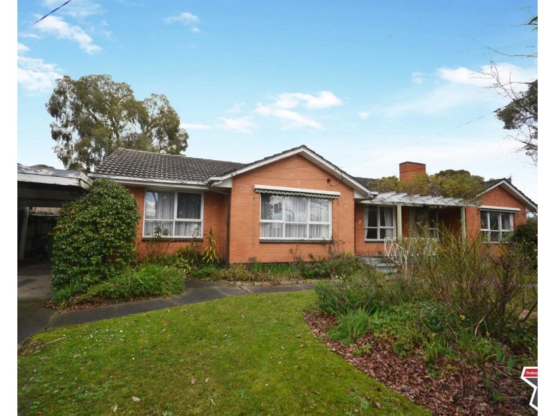 228 Hull Road, Mooroolbark VIC 3138