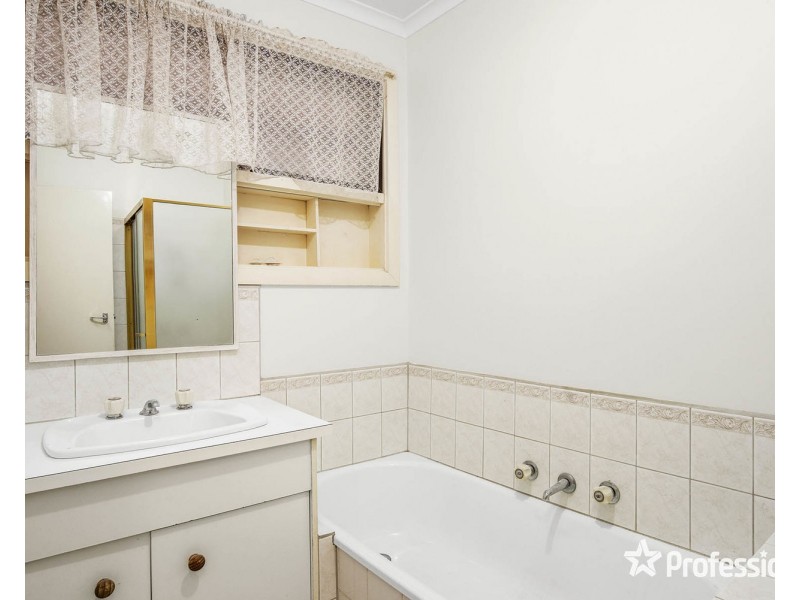 38 Clubpoint Drive, Chirnside Park VIC 3116