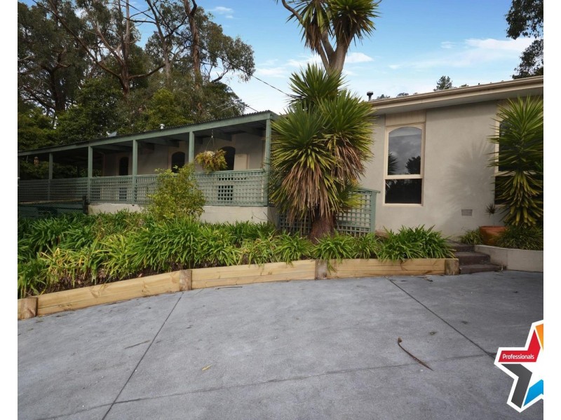 16 Tiffany Court, Montrose VIC 3765