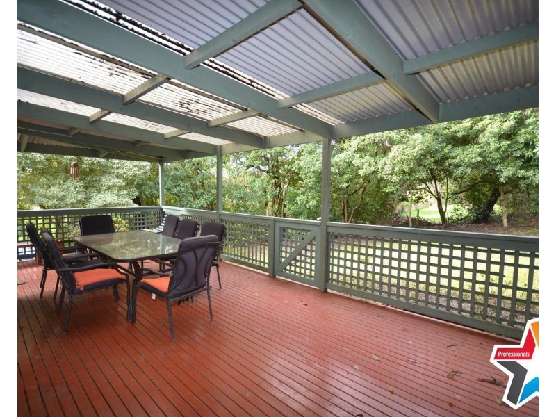 16 Tiffany Court, Montrose VIC 3765