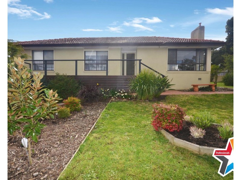 18 Greenville Street, Mooroolbark VIC 3138