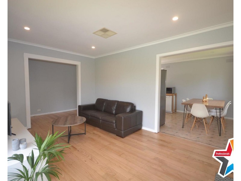 18 Greenville Street, Mooroolbark VIC 3138