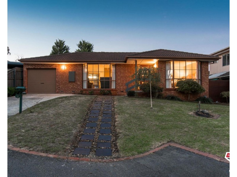 40 Azarow Circuit, Croydon South VIC 3136