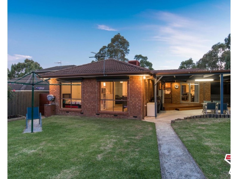40 Azarow Circuit, Croydon South VIC 3136