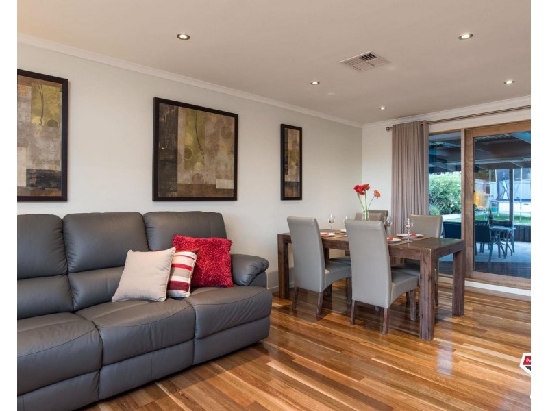 40 Azarow Circuit, Croydon South VIC 3136