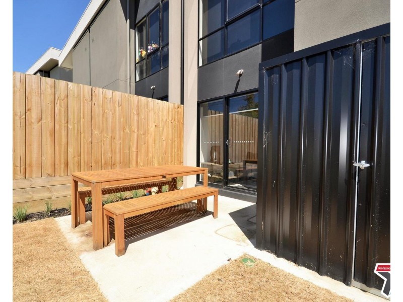 63 Belsay Chase, Chirnside Park VIC 3116