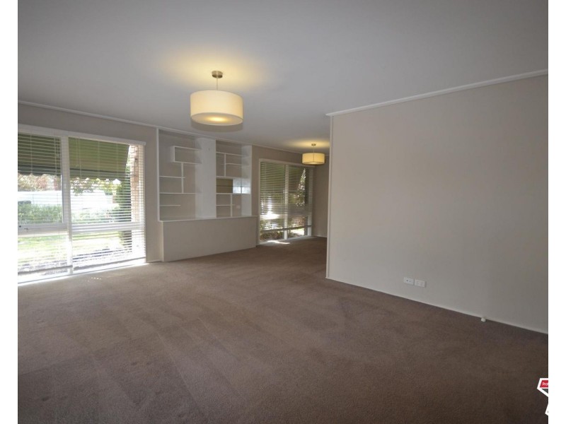 67 Diane Crescent, Croydon VIC 3136