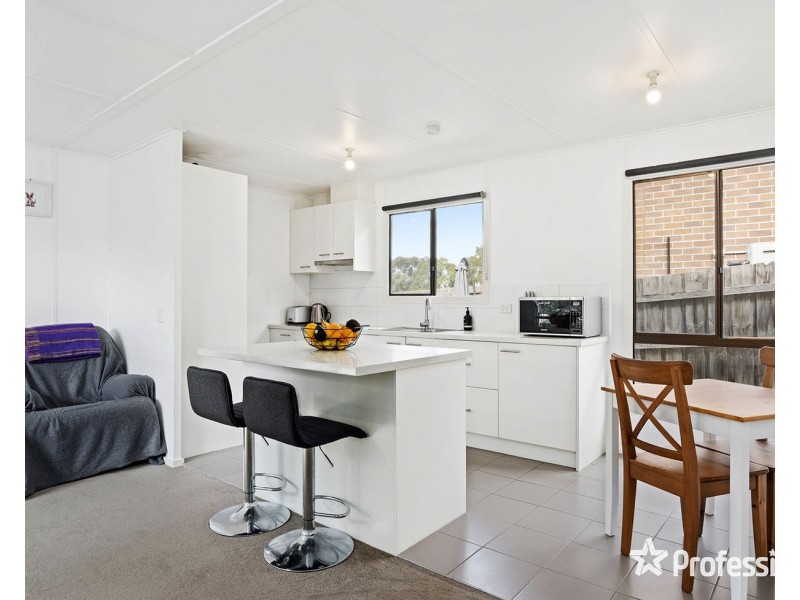 4a Nambour Drive, Mooroolbark VIC 3138