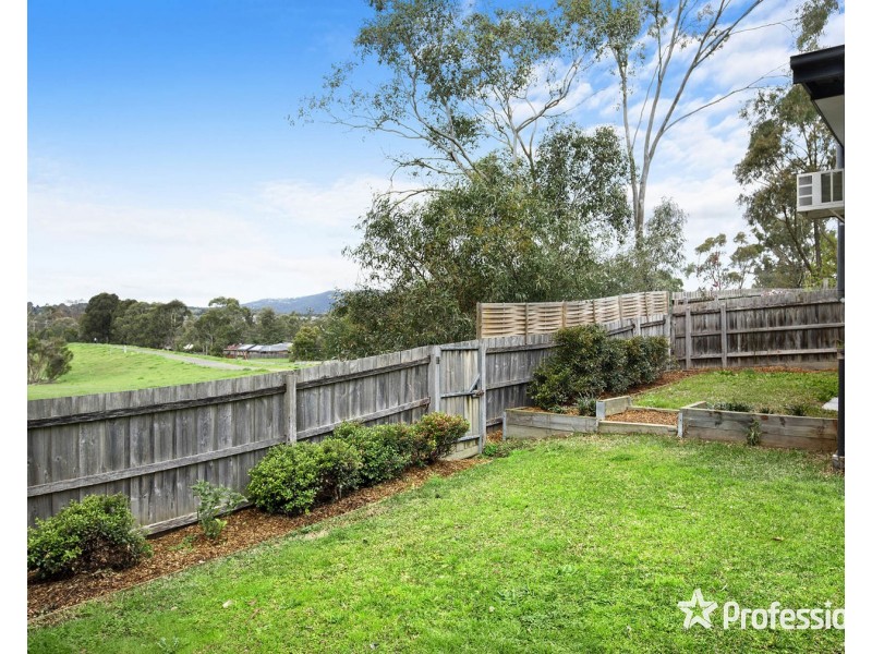 4a Nambour Drive, Mooroolbark VIC 3138