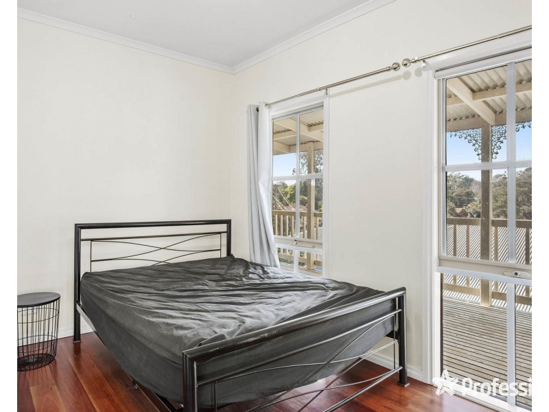 20 Masefield Avenue, Mooroolbark VIC 3138