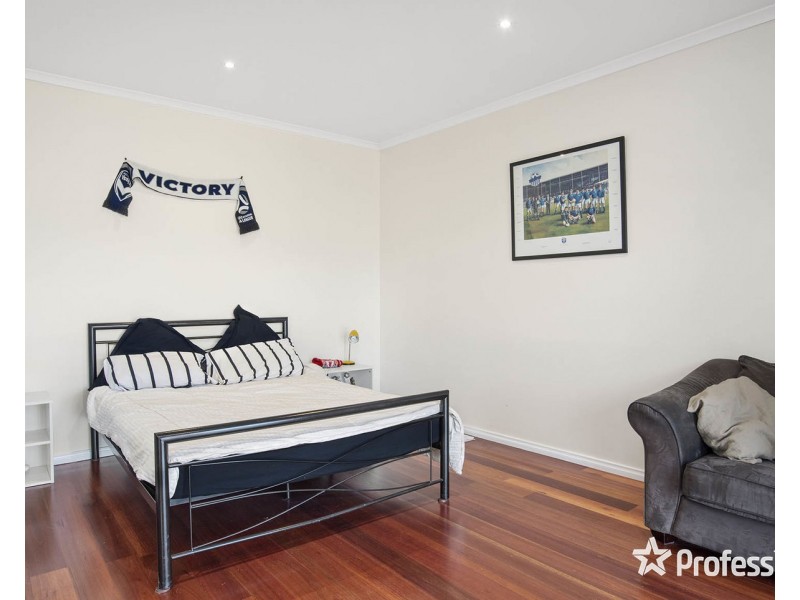 20 Masefield Avenue, Mooroolbark VIC 3138