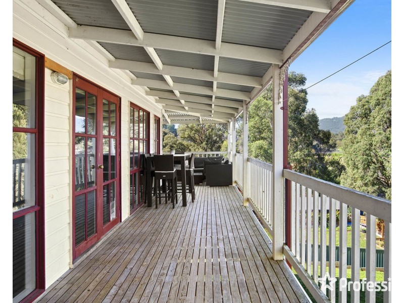 20 Masefield Avenue, Mooroolbark VIC 3138