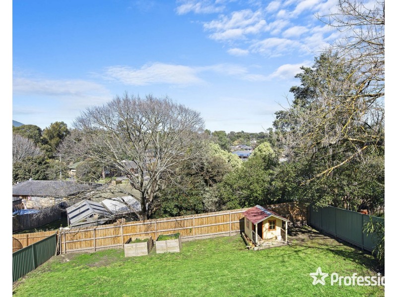 20 Masefield Avenue, Mooroolbark VIC 3138