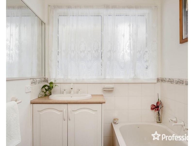 21a Piccadilly Court, Kilsyth VIC 3137