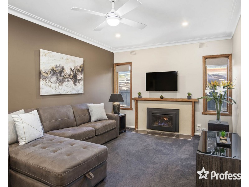 43 Dryden Concourse, Mooroolbark VIC 3138