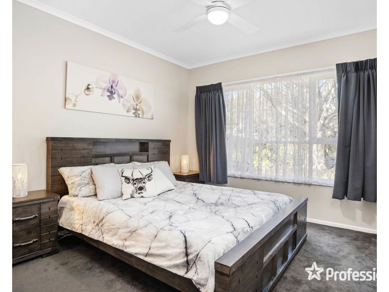 43 Dryden Concourse, Mooroolbark VIC 3138
