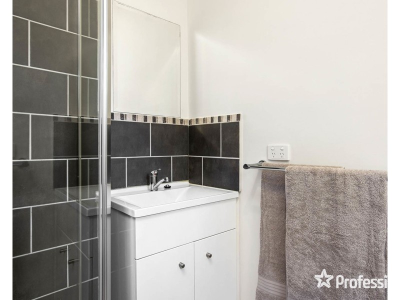 43 Dryden Concourse, Mooroolbark VIC 3138