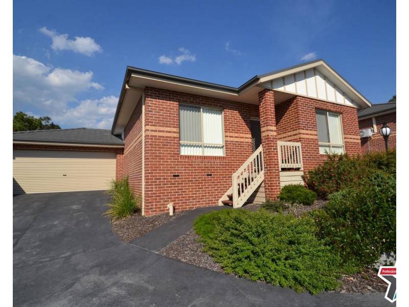 8/27 Canterbury Road, Montrose VIC 3765