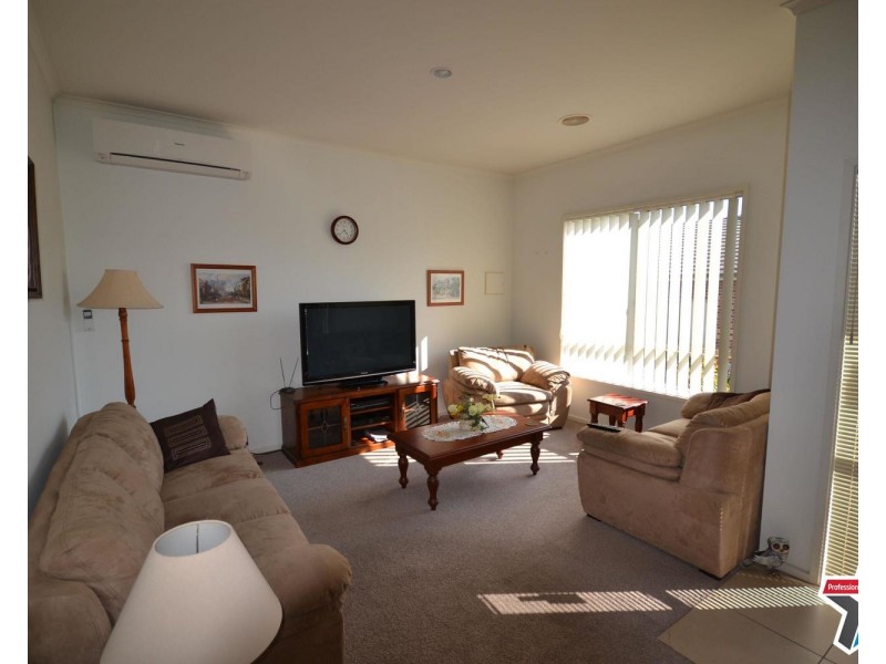 8/27 Canterbury Road, Montrose VIC 3765